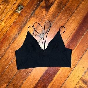 Tobi black lowcut spaghetti strap crop w straps over chest & zip up back, size L